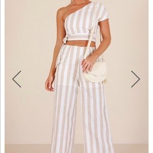 BRAND NEW showpo two piece set